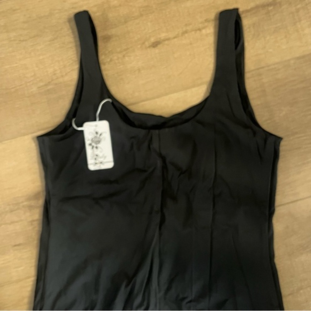 Lataly 1 Piece Athleisure Jumpsuit Body Sleeveless Tank Taper Black Large‎ NWT - Picture 3 of 8